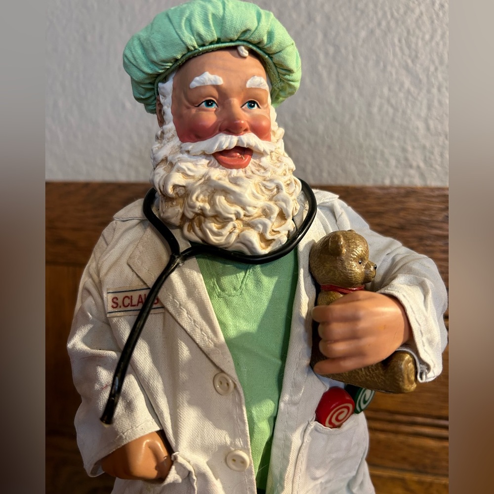 Clothtique Dr Santa Figure